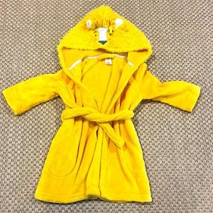 Baby Gap lion robe. Yellow. Lion face and mane on the hood of the robe.